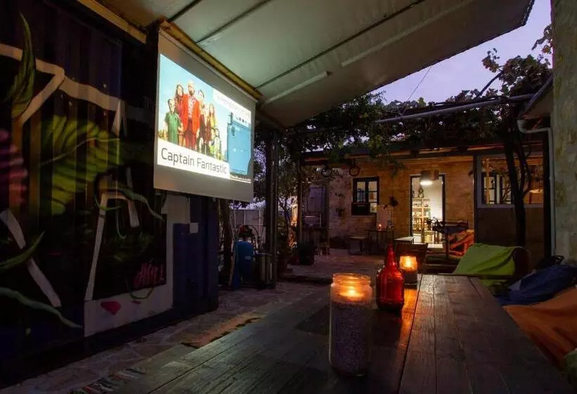 Himara Hostel