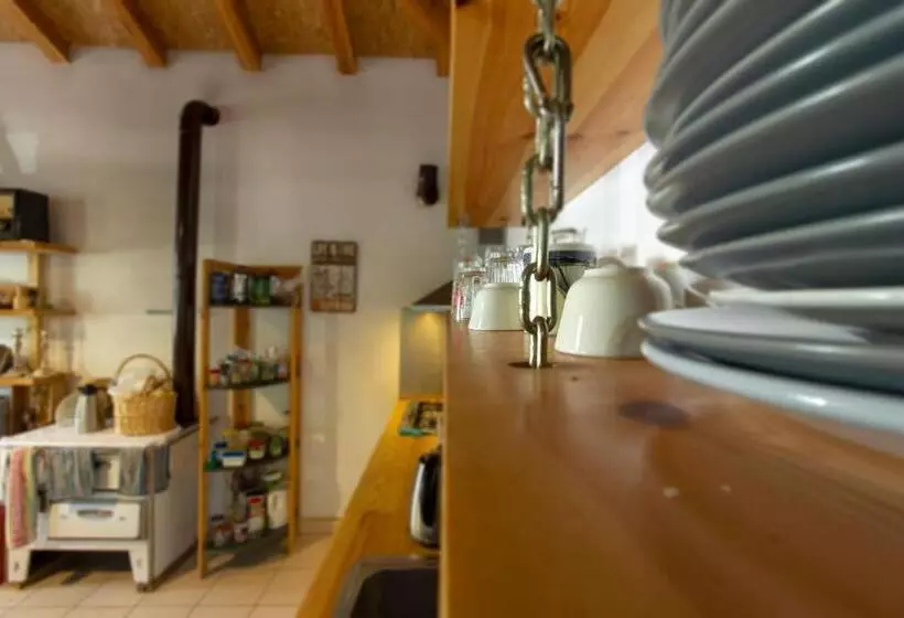 Himara Hostel