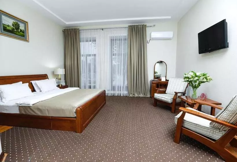 هتل Khujand Grand