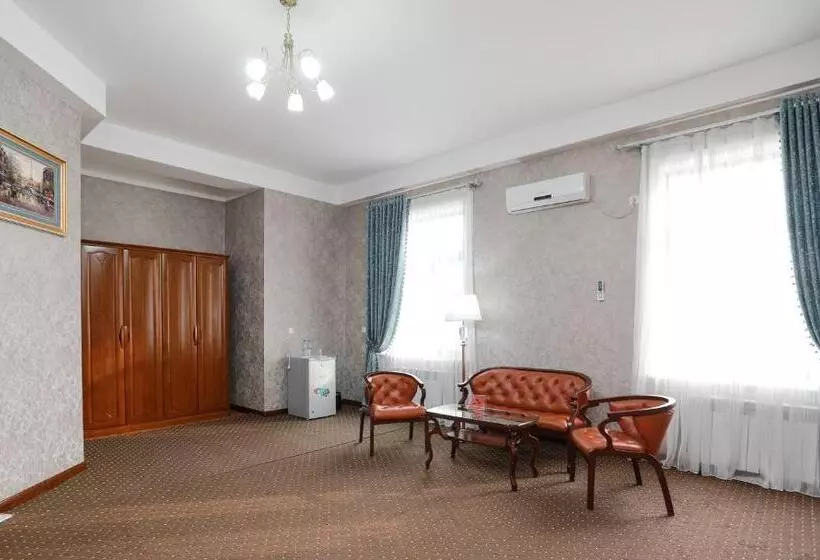هتل Khujand Grand