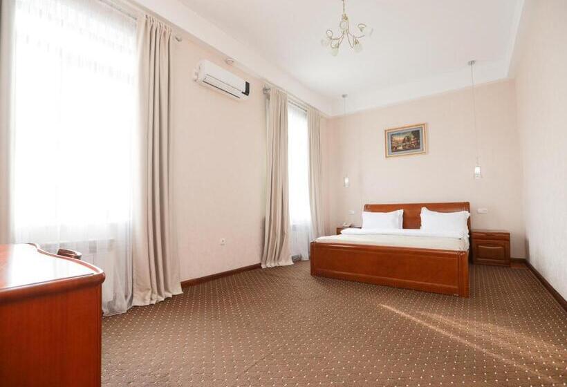 هتل Khujand Grand