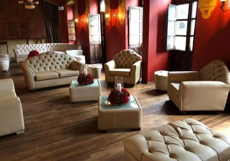 Roka Plaza Hotel Boutique