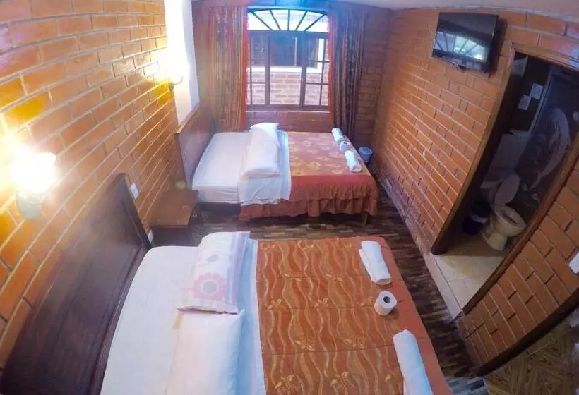 هاستل Hostal Nomada