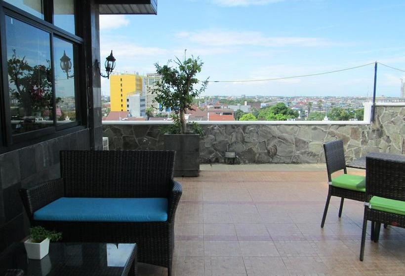 בית מלון כפרי Kenari Tower