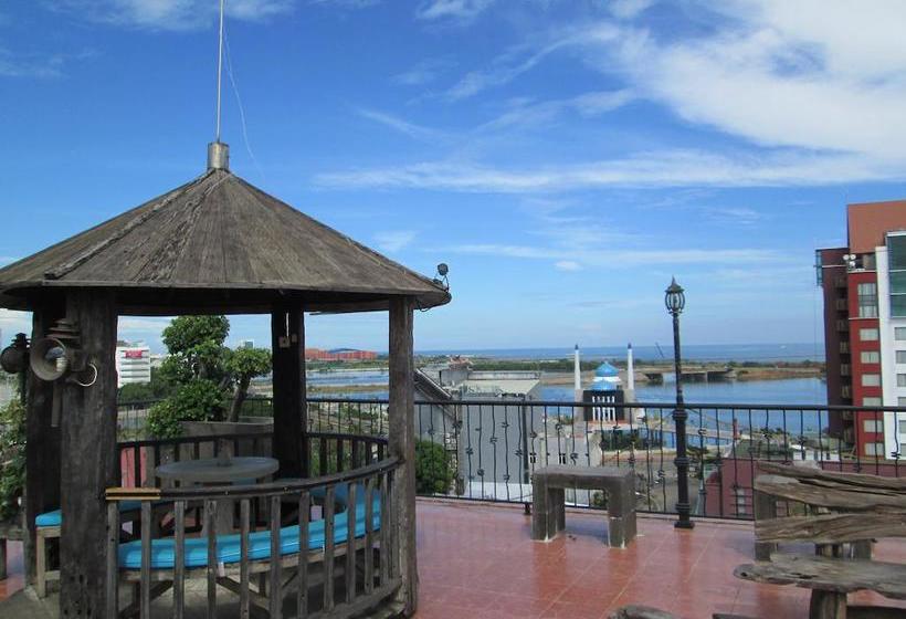 בית מלון כפרי Kenari Tower