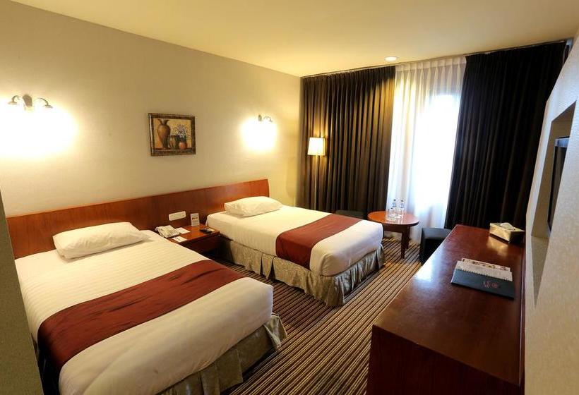 בית מלון כפרי Kenari Tower