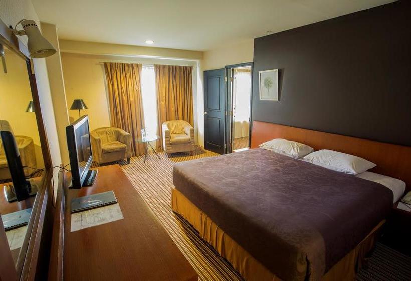 בית מלון כפרי Kenari Tower