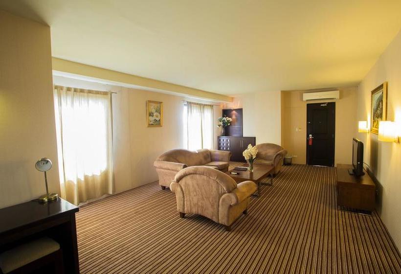 בית מלון כפרי Kenari Tower