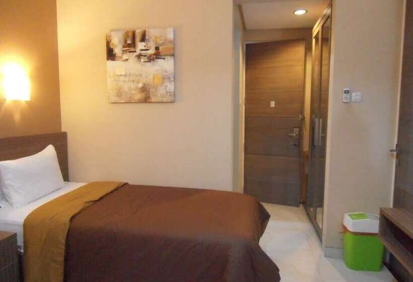 בית מלון כפרי Tirta Mansion Lippo Karawaci Mitra Reddoorz