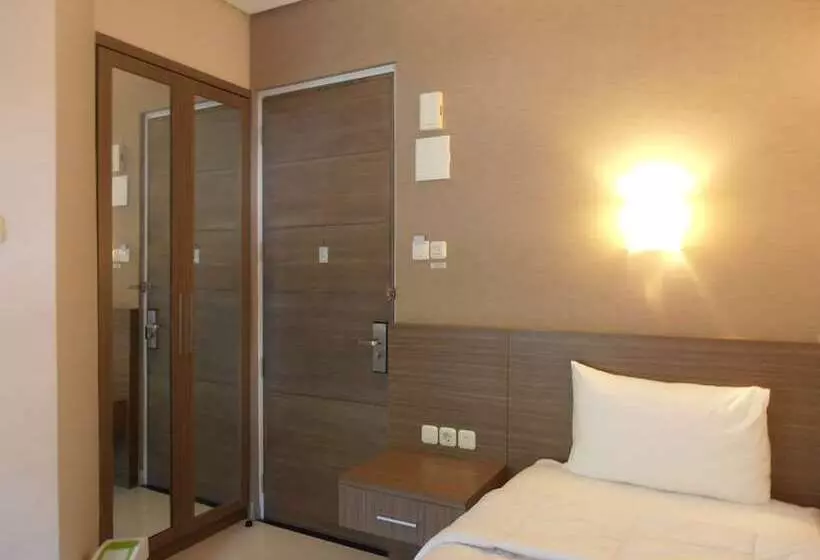 ホテル Tirta Mansion Lippo Karawaci Mitra Reddoorz