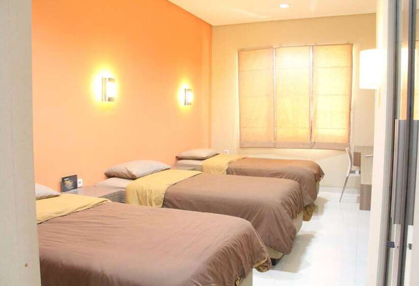 בית מלון כפרי Tirta Mansion Lippo Karawaci Mitra Reddoorz