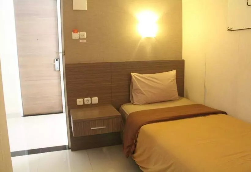 ホテル Tirta Mansion Lippo Karawaci Mitra Reddoorz