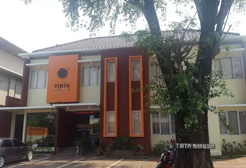 ホテル Tirta Mansion Lippo Karawaci Mitra Reddoorz