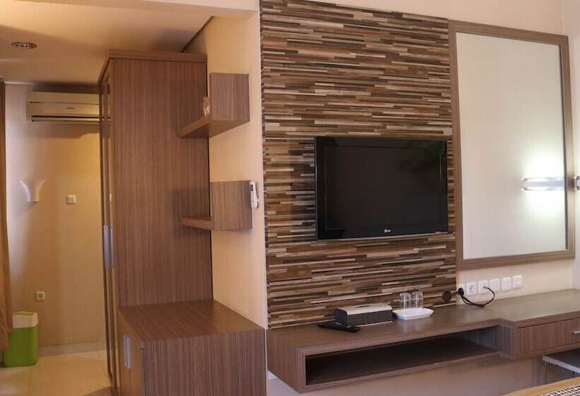 בית מלון כפרי Tirta Mansion Lippo Karawaci Mitra Reddoorz