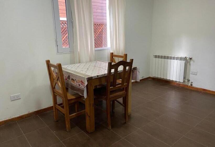 Kaiken   Hostel & Departamentos