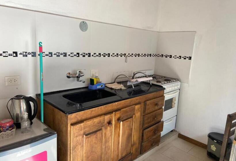 Kaiken   Hostel & Departamentos