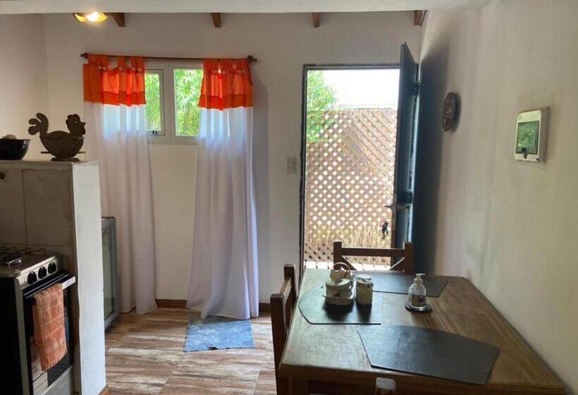 Kaiken   Hostel & Departamentos