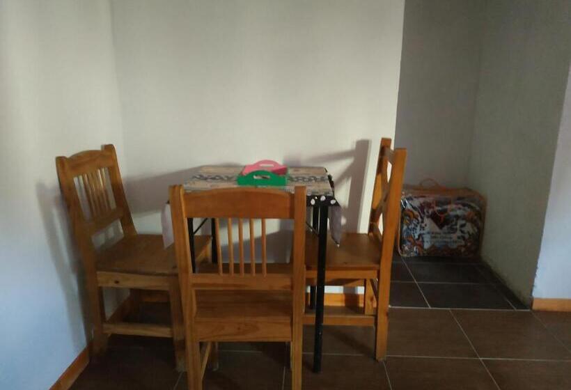 Kaiken   Hostel & Departamentos