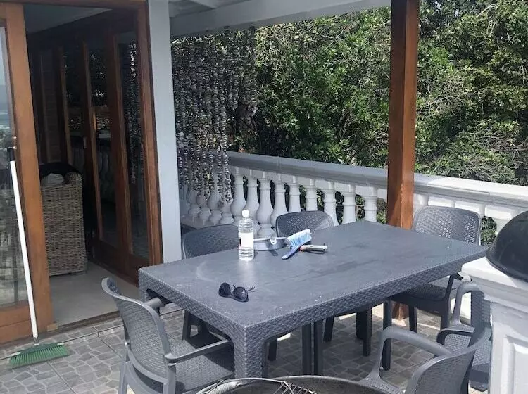 Livingstone Villa