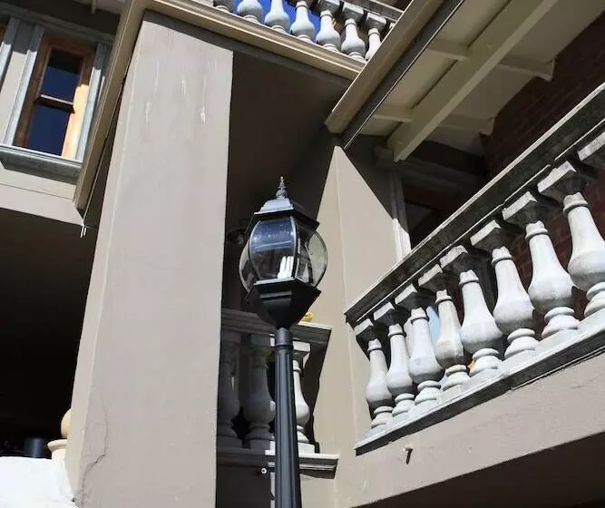 Livingstone Villa