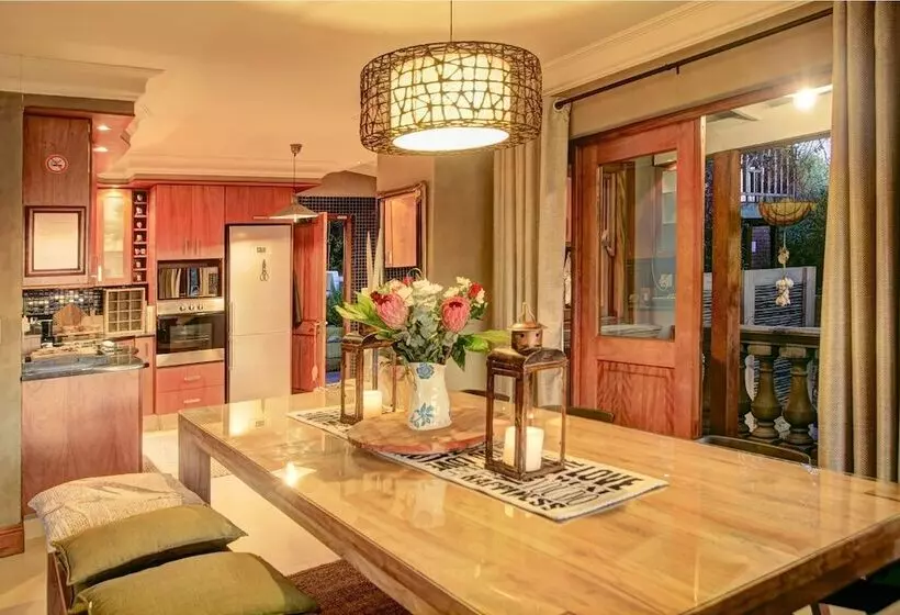 Livingstone Villa