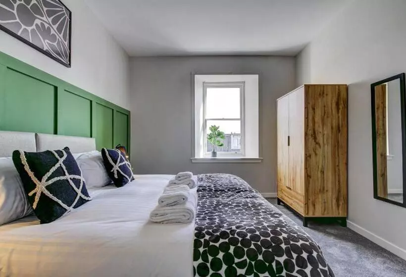 Coorie Doon   Aparthotel   Troon