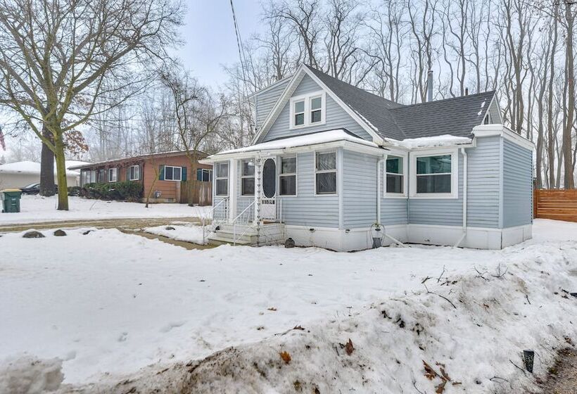 Cozy Home W/ Fire Pit: 2 Blocks To Lake Mary!