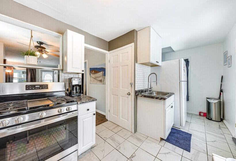 Cozy Home W/ Fire Pit: 2 Blocks To Lake Mary!