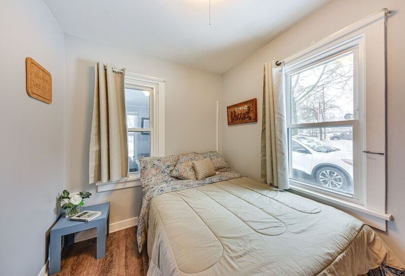 Cozy Home W/ Fire Pit: 2 Blocks To Lake Mary!