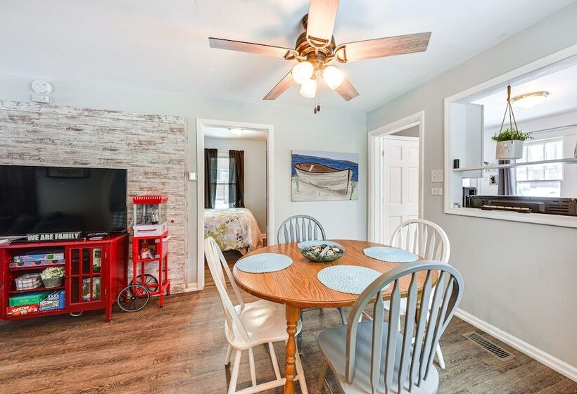 Cozy Home W/ Fire Pit: 2 Blocks To Lake Mary!