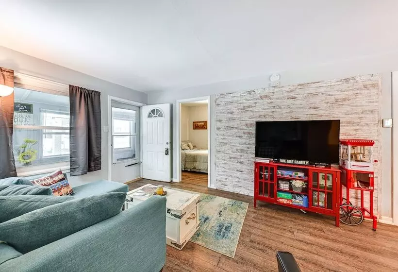 Cozy Home W/ Fire Pit: 2 Blocks To Lake Mary!