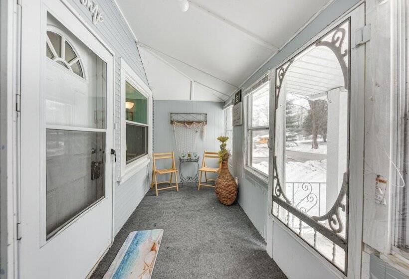 Cozy Home W/ Fire Pit: 2 Blocks To Lake Mary!