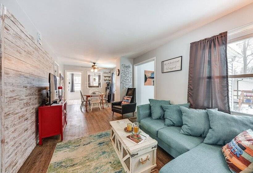 Cozy Home W/ Fire Pit: 2 Blocks To Lake Mary!