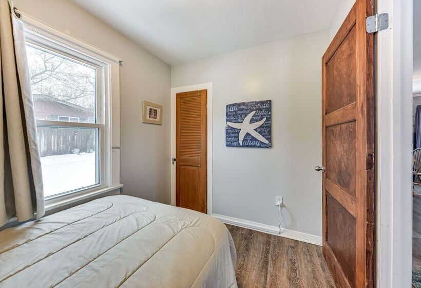 Cozy Home W/ Fire Pit: 2 Blocks To Lake Mary!