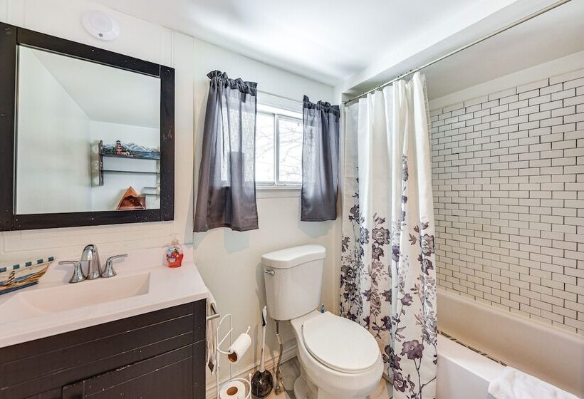 Cozy Home W/ Fire Pit: 2 Blocks To Lake Mary!