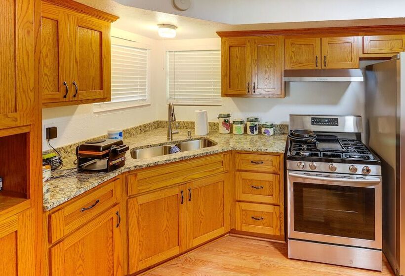 4 Mi To Magnolia Market: Family Friendly Waco Home