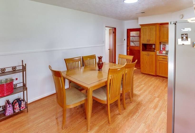 4 Mi To Magnolia Market: Family Friendly Waco Home