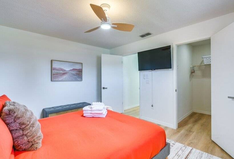 Home W/ Screened Porch, Near Weeki Wachee Springs!