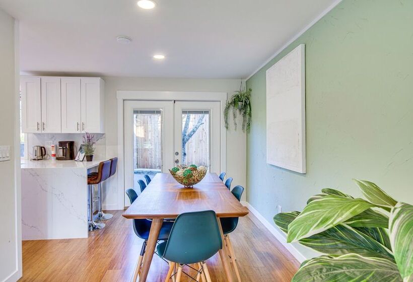 Modern Kirkland Home W/ Sauna & Outdoor Fireplace