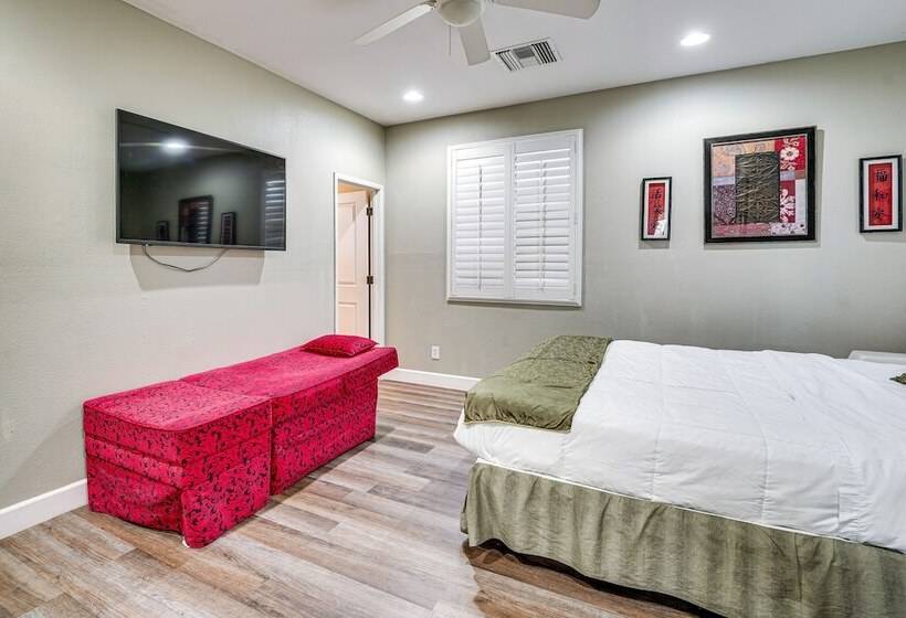 North Las Vegas Home W/ Pool ~ 9 Mi To The Strip!