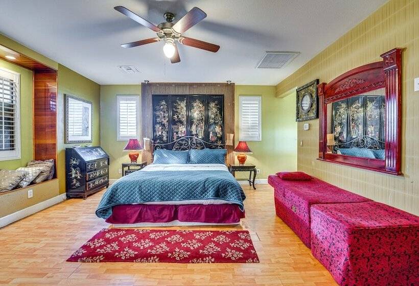 North Las Vegas Home W/ Pool ~ 9 Mi To The Strip!