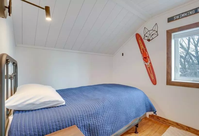 Pet Friendly Minocqua Home: Walk To Lake & Dining!