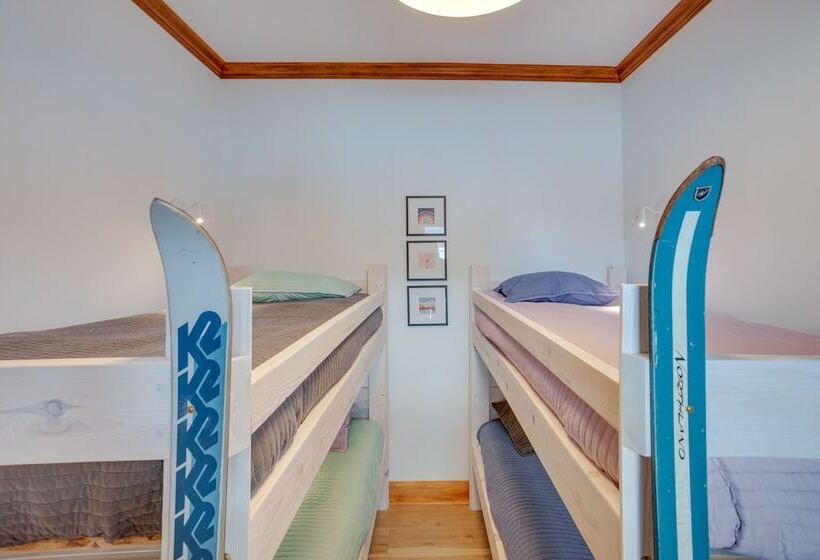 Pet Friendly Minocqua Home: Walk To Lake & Dining!