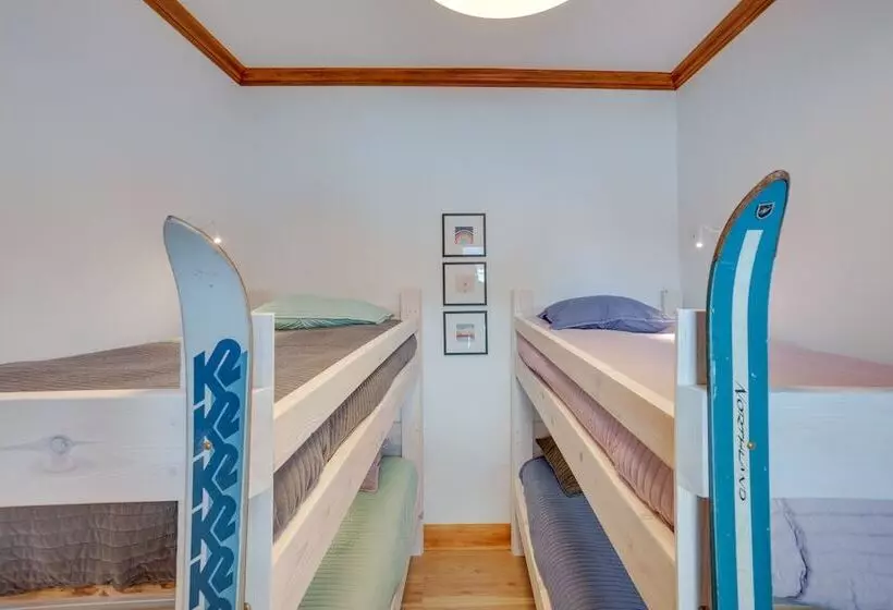 Pet Friendly Minocqua Home: Walk To Lake & Dining!