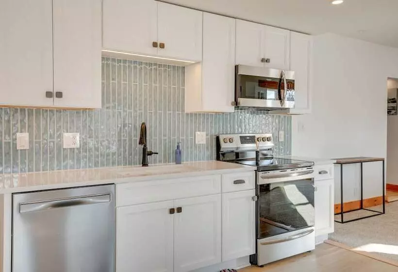 Pet Friendly Minocqua Home: Walk To Lake & Dining!