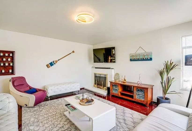 Pinole Oasis W/ Gazebo & Gas Grill: Close To Napa