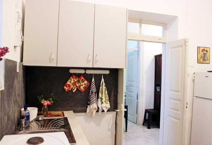 Резиденция Marika S Traditional House