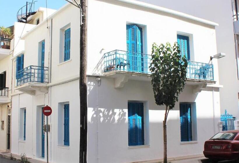 Резиденция Marika S Traditional House