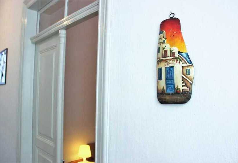 Резиденция Marika S Traditional House