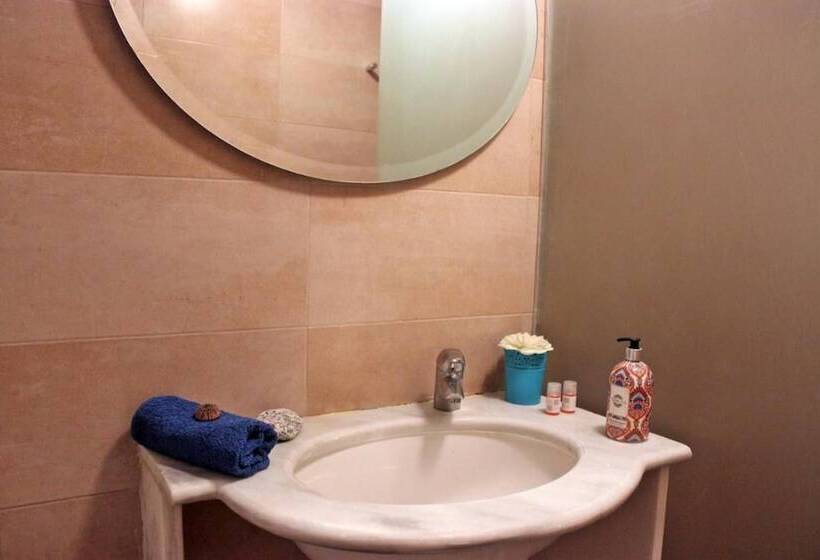 Резиденция Marika S Traditional House